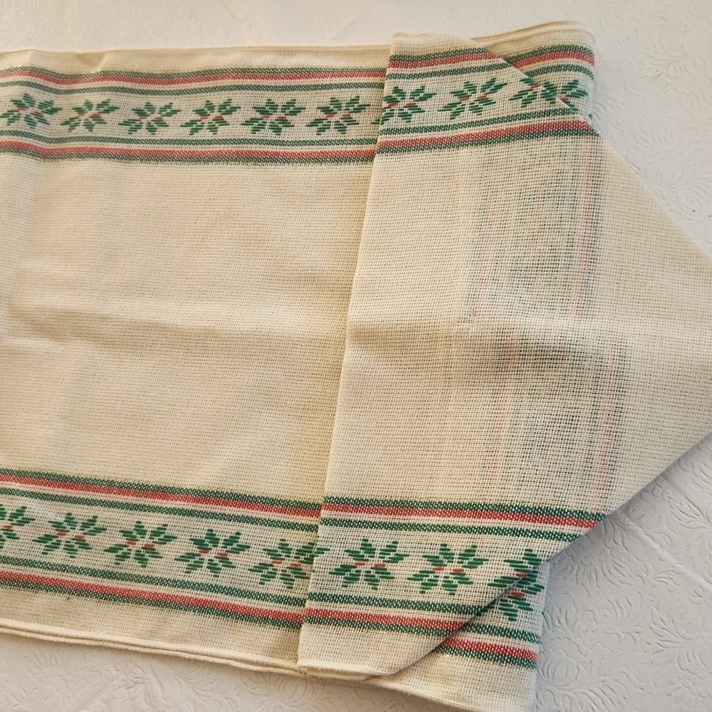 New in Package Sunweave Linen Co.  Holly Leaf Table Runner 17"x90" - Picture 2 of 7